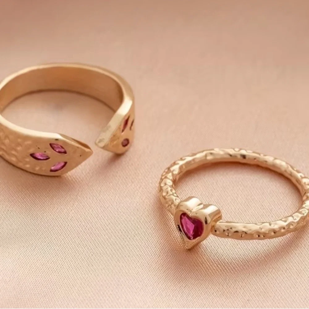 Gold Ring Set with Heart and Leaf Red Accents